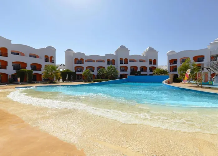 Naama Waves