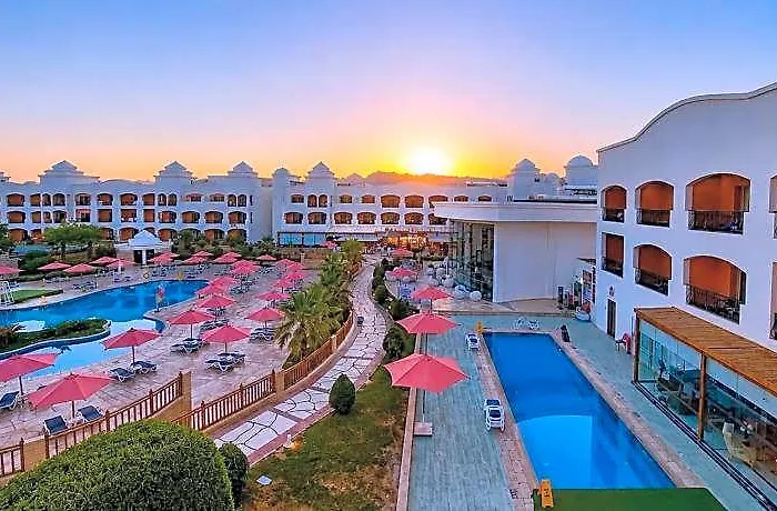Naama Waves 5*
