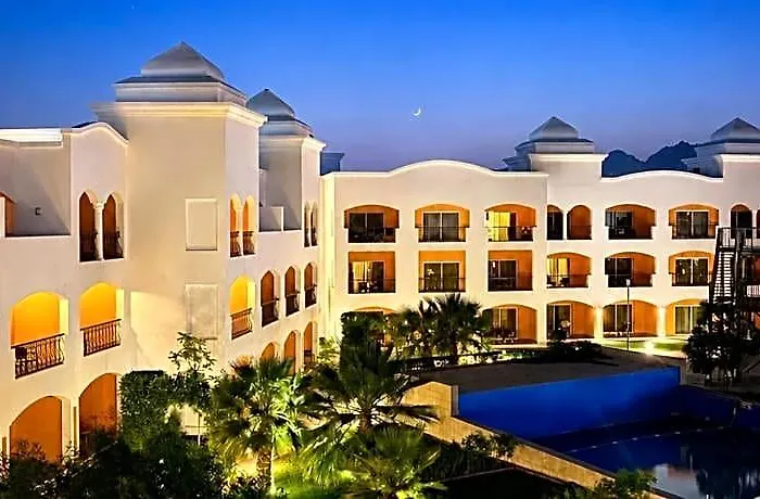 Naama Waves Resort 5*