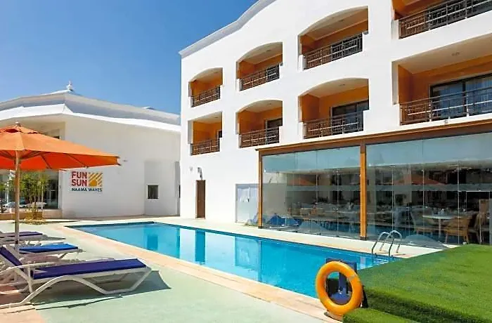 Naama Waves Üdülőközpont 5*